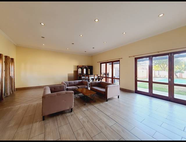 BEDROOM APARTMENT RENTED IN HALFWAY GARDENS